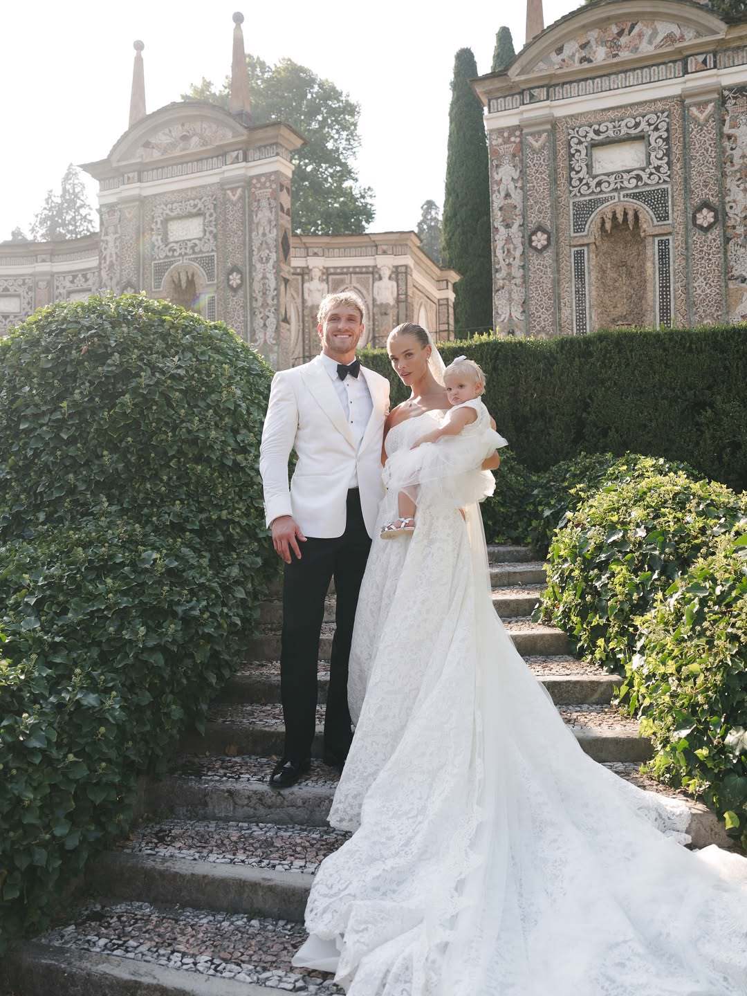 Nina Agdal en Jake Paul trouwen, Nina draagt Galia lahav splendid trouwjurk